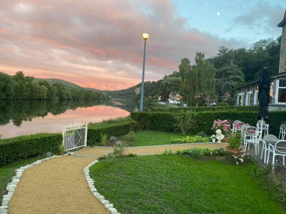 Logis Le P'Tit Rouillon Au Rythme De La Meuse Διαμέρισμα Annevoie-Rouillon Εξωτερικό φωτογραφία